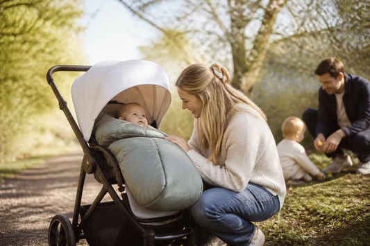 Hållbara barnvagnstillbehör för alla årstider: Smart guide till klimatsmarta val