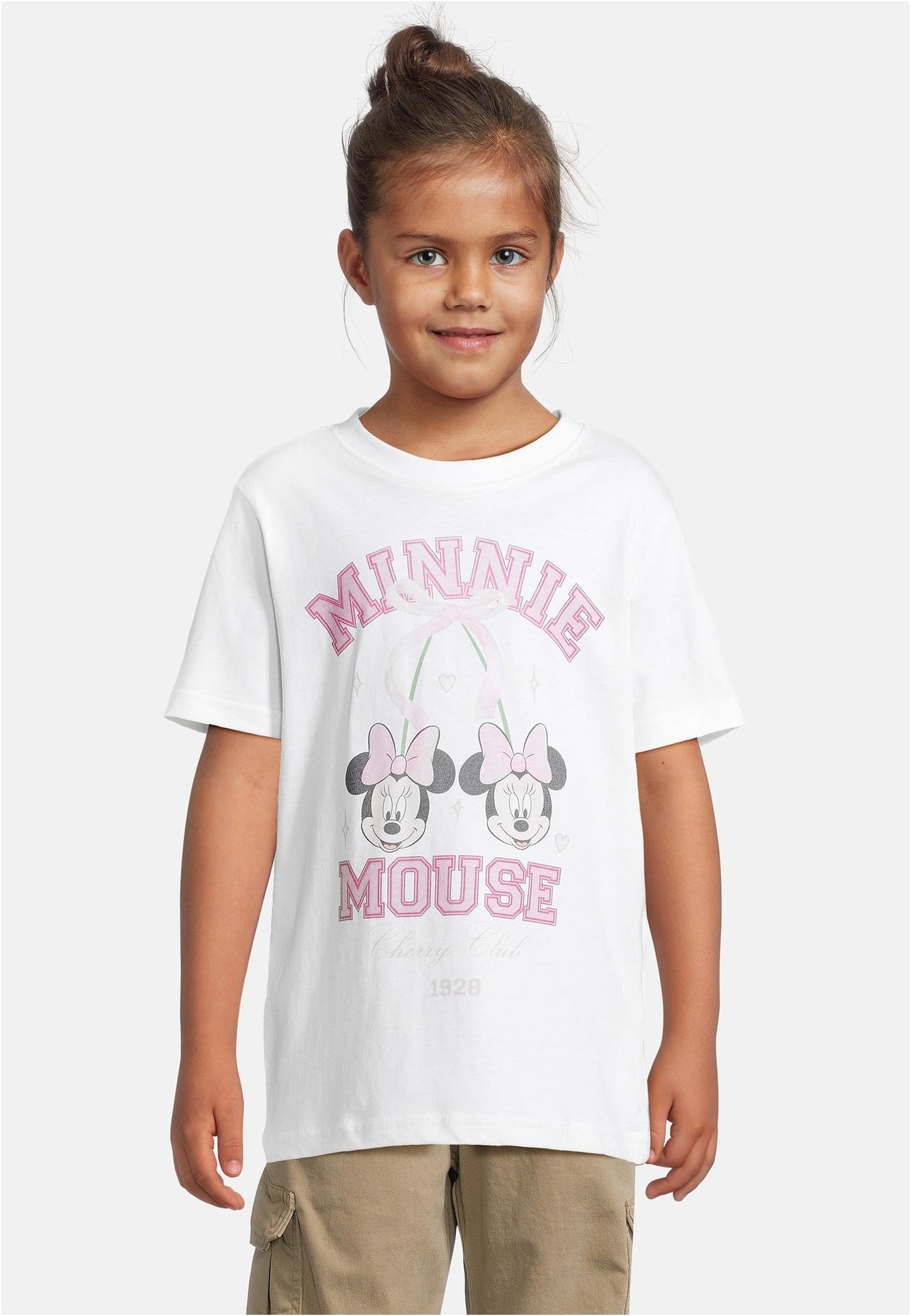 T-Shirt 2 Pack Minnie Mouse på modell framifrån mot ljus bakgrund