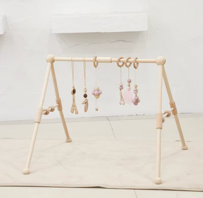 Babygym i Trä för Bebisar – Stilren & Pedagogisk Lek
