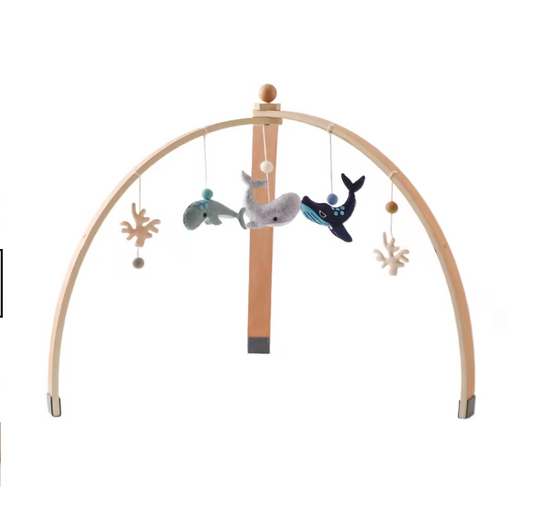 Babygym i Trä för Bebisar – Stilren & Pedagogisk Lek - Halvcirkel - Fiskar
