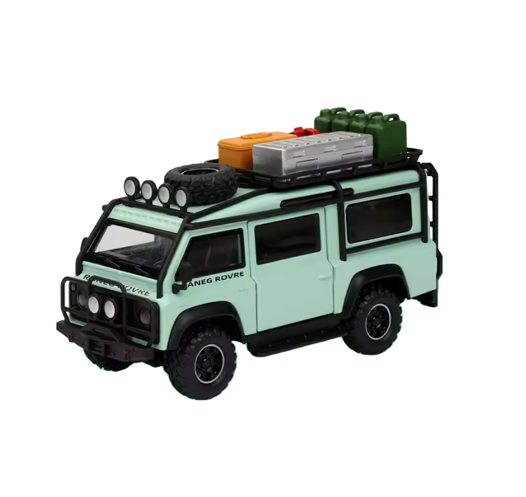 Grön offroad-minivan i modellformat med takräcke och packning mot transparent bakgrund