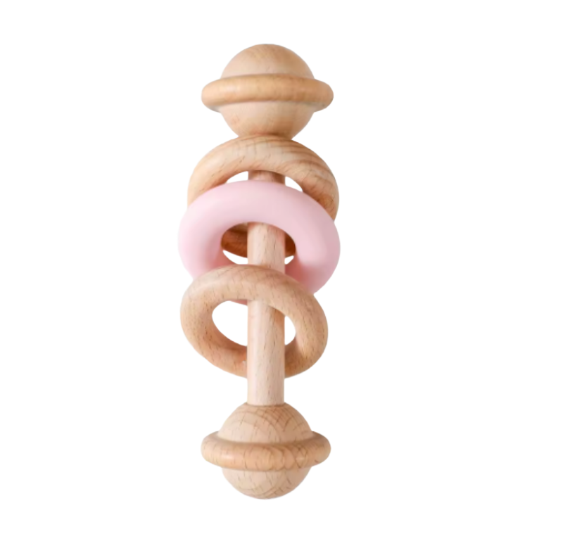 Babyskallra i trä med rosa ring och naturlig design