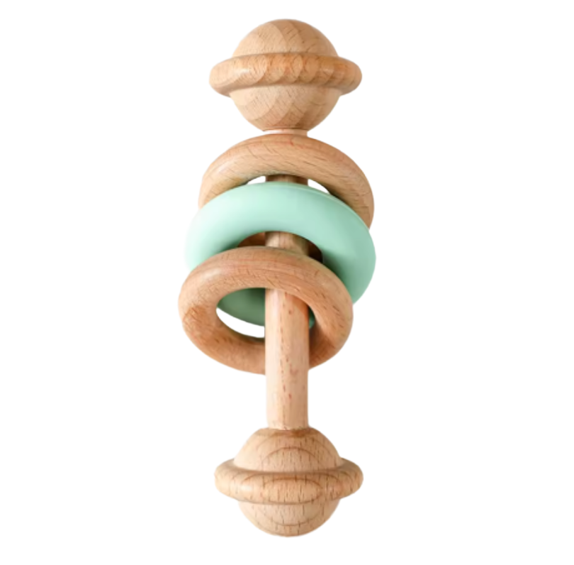 Babyskallra i trä med mintgrön ring och naturlig design
